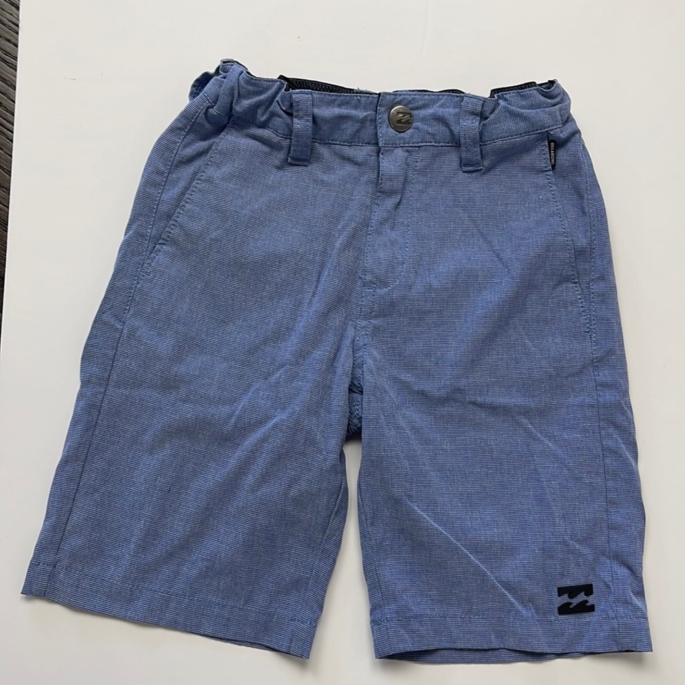 BILLABONG boys hybrid shorts size 6. can be worn as shorts or board shorts.
